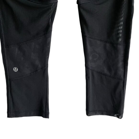 Lululemon Mesh With Me Crop Size 4 Animal Swirl Embossed Black Camo - Picture 10 of 13